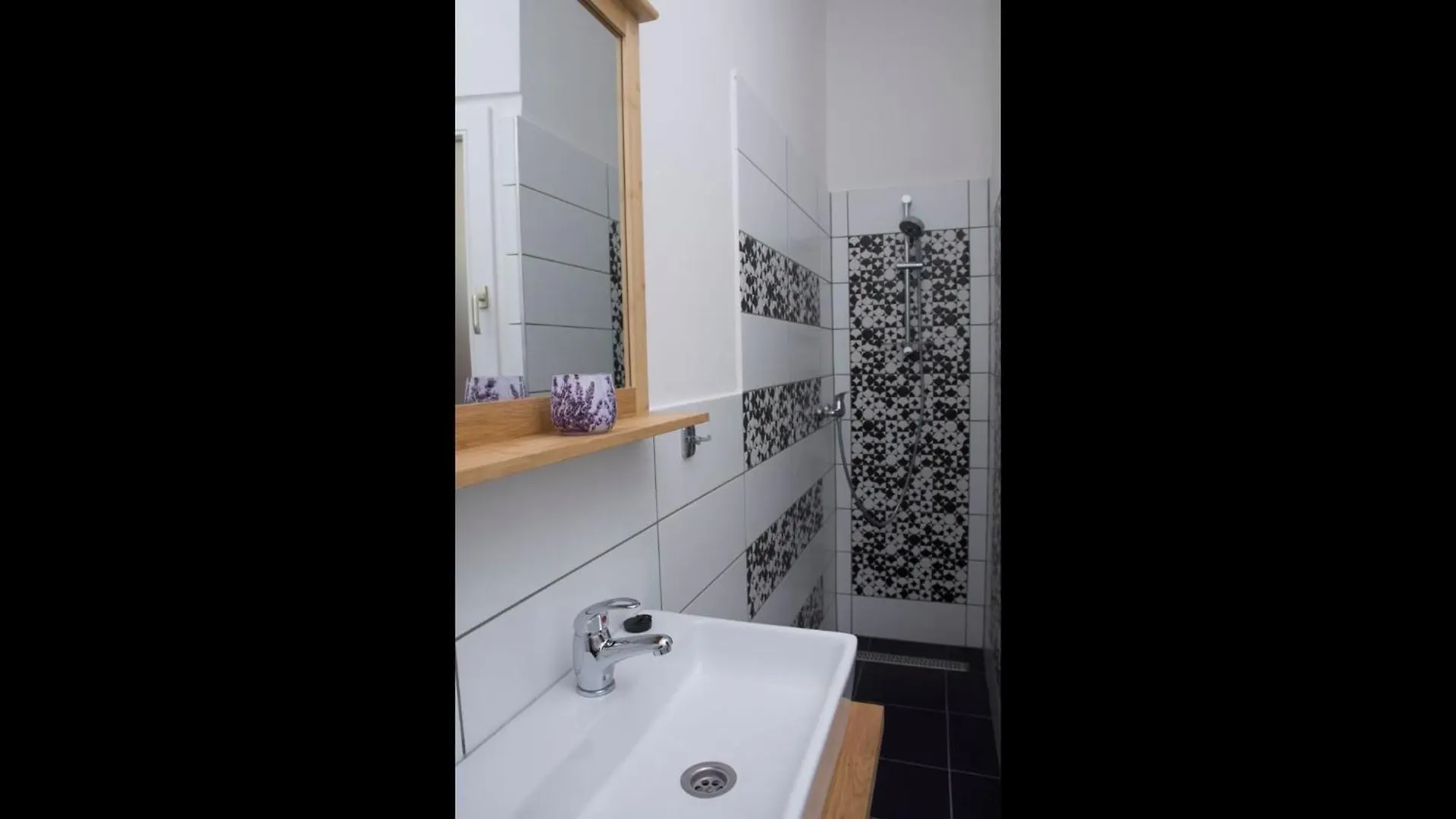 New Walnuttree Double 12 Pers Apartment Budapest Hungary
